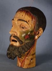 Cabeza de Cristo, talla cuzquea de madera policromada. avs