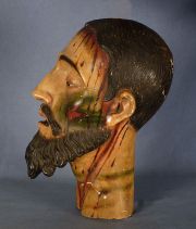 Cabeza de Cristo, talla cuzquea de madera policromada. avs