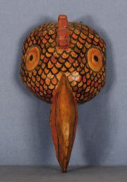 Mascara, cabeza de ave policromada. Panamá.
