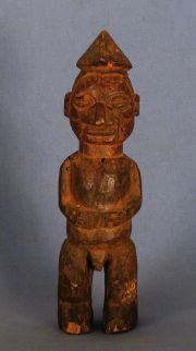 Personaje, talla madera africana.