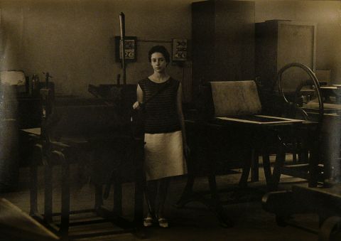 MAKARIUS 'ALICIA ORLANDI', fotografa vintage sobre gelatina de plata. aL dorso sello y firma del autor.