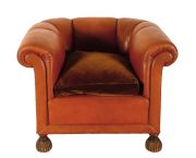Sofa y dos silloness, tapizados cuero marrón. (3)