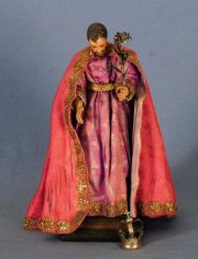 San José, talla con capa bordò y corona. Faltantes. Col. J.C. Colombano.
