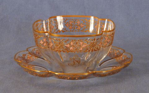 Bowls con plato decoracin en dorado.