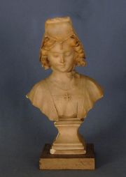 Luchini, Nia con cofia busto de alabastro peq. faltantes, con dos bases restaurada. Fda. A. L....Firenze