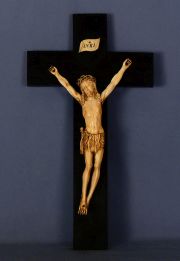 Cristo talla marfil, cruz ebano.