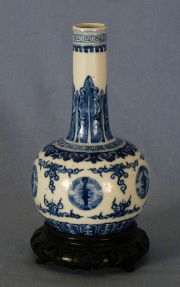 Vaso chino porcelana blanca y azul -54, restauro