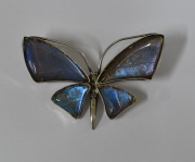 Mariposa Art Nouveau de plata Sterling. Colgante. Frente 5,5 cm.