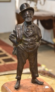 Figura de Caballero, escultura de Presta Calabres Rabesi - Bue Blasoni. -1131-