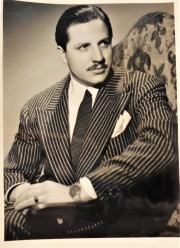 Heinrich, Annemarie. Fotografía del cantante argentino, JORGE ORTIZ, año 1944, mide 11 x 17 cm.
