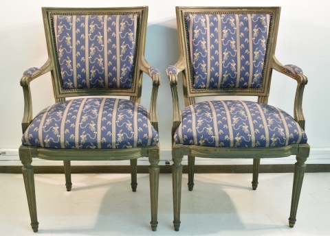 Ocho Sillas y dos sillones, averías en tapizado. Sillones con distintos tapizados, restauros. De la casa Nordiska. 10 pi