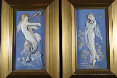 Dos placas de porcelana Bing & Grondahl - Danes, firmadas por el artista