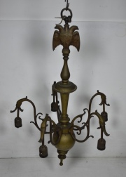 Araa estilo holands de bronce con guila bicfala. Con tulipas que no corresponden, 2 con deterioros.Alto 80 cm.