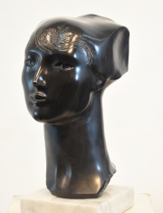 Pages, Cabeza de Mujer, piedra negra. Alto 33 cm.