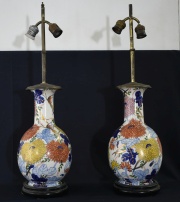 Dos lamparas de ceramica esmaltada, una  reparada