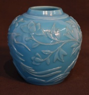 Vaso de vidrio de Pekin, turquesa. Alto 14 cm.