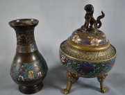 Vaso e incensario chino de bronce cloisonn.