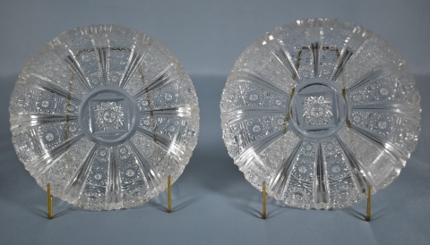 Seis platitos de semi cristal tallado. dimetro: 14 cm.