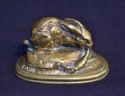 Liebre de bronce, escultura de Cain