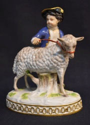 Niño con oveja, figura porcelana Meissen.