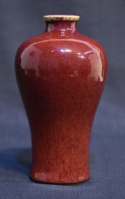 Pequeño Vaso chino san de boeuf, alto 14 cm