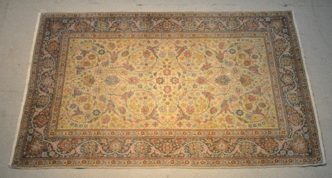 Alfombra persa de lana, campo con motivos florales 184 x 121 cm