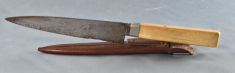 Cuchillo, cabo con fisuras, hoja de Juan Canedo (889)