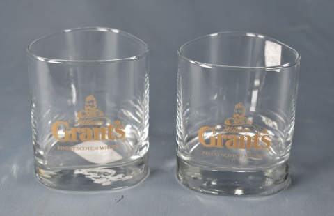 Siete vasos whisky Grant's. (735)