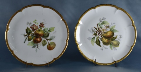 Cinco platos porcelana Limoges W. Guerin decoracin de frutas.