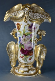 Vaso porcelana isabelina, restaurado. (451)