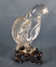Aguila de cristal de roca, restaurada con averías. (81)