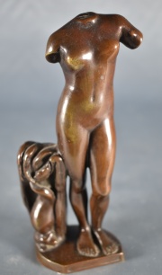 ATHOS RENZO BRIOSCHI.  figura desnuda, escultura de bronce.(114)