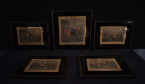 Cinco grabados ingleses (316) Escenas de cacería. Marcos miden: 28 x 26 y 22 x 26 cm.