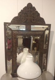 Gran espejo de estilo colonial