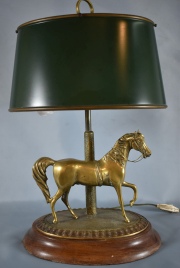 Lmpara con caballo de bronce, pantalla de metal