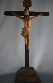 Cristo en la Cruz, talla madera policromada. Alto: 56 cm