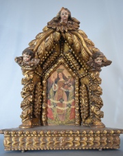 VIRGEN DE LA CANDELARIA, pintada al óleo sobre tabla. Gran marco retablo. Alto: 66, 5 cm