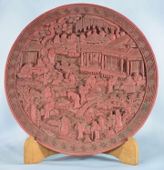 Plato de laca china roja, Diámetro: 22 cm.