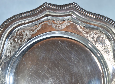 Seis platos para pan estilo Luis XIV, borde ondulado. Plata Título 925. Diámetro: 17,4 cm. Peso: 1,695 kg