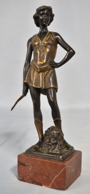 David con la cabeza de Goliat, escultura en bronce, base de mámol. Alto 23,7 cm.