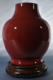 Lámpara china Sang de Boeuf, boca recortada. Alto vaso: 28 cm.  