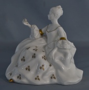 ANTOINETTE, figura de porcelana inglesa Royal Doulton. Alto: 17 cm.
