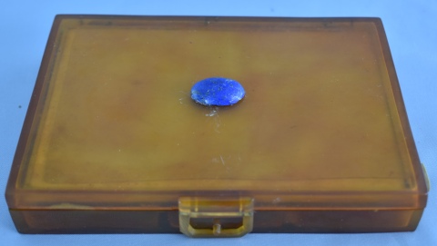 VANITY, de carey rubio con piedra cabuchon azul. Largo: 16,6 cm.