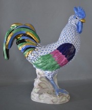 Gallo de porcelana Herend policromado. Hungría. Alto: 39,5 cm