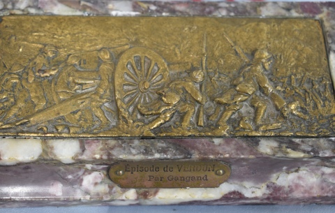 Placa en bce con Escena de Guerra 'Episode de Verdun' par Gargand, base de mármol.