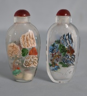 Dos Snuff bottles, decoración de paisajes. 8 cm.