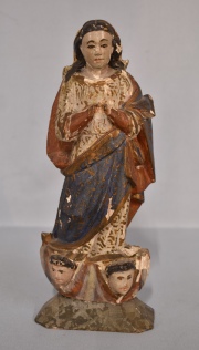 Virgen María, talla de madera. Averías. Alto: 25 cm.