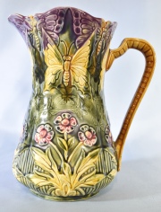 Jarra cerámica FRIE ONNAING francesa con mariposas y flores. 21 cm..