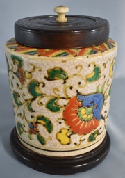 Pote japones de cerámica esmaltada con tapa y base. Alto total: 20,5 cm.