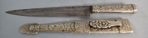 Importante cuchillo de cintura porteño de plata. Fin del XIX